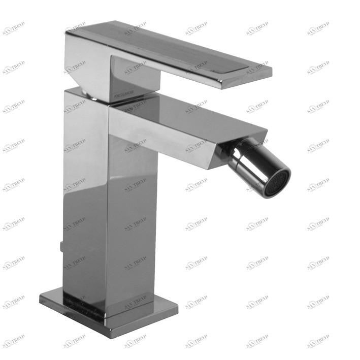 Однорычажный смеситель для биде, хром, с цветной вставкой 3/8 дюйма. Керамический картридж Ø25 мм. Длина шлангов 405 мм. Со съемным сливным набором 1 1/4 ”. Аэратор «Плюс». Расход 10,5 л / мин. при 3 барах. Деревянная вставка  Irta NOKEN 100038722  CHROM_