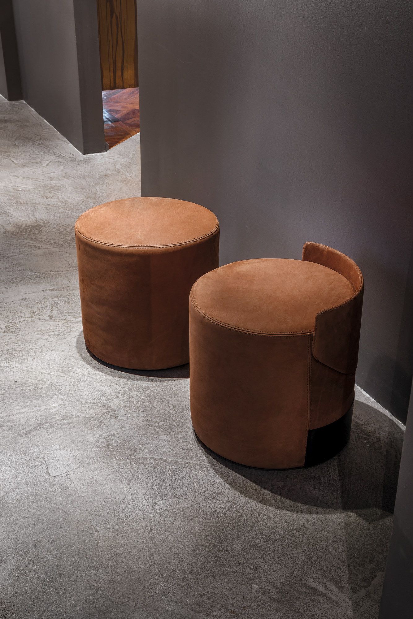 Круглый кожаный пуф Henge GELLY ARCH-00110333 - Вид №4