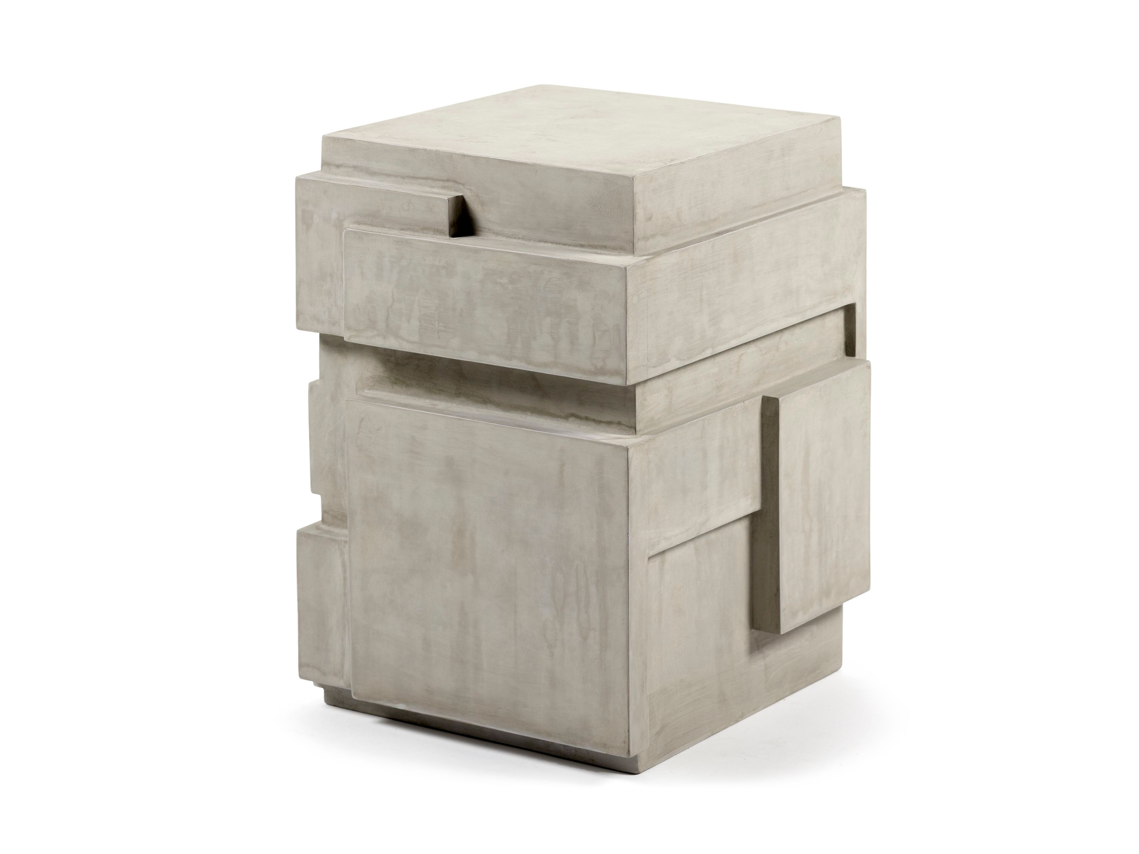 Низкий прямоугольный журнальный столик из полирезина Serax пешка ARCH-00069818