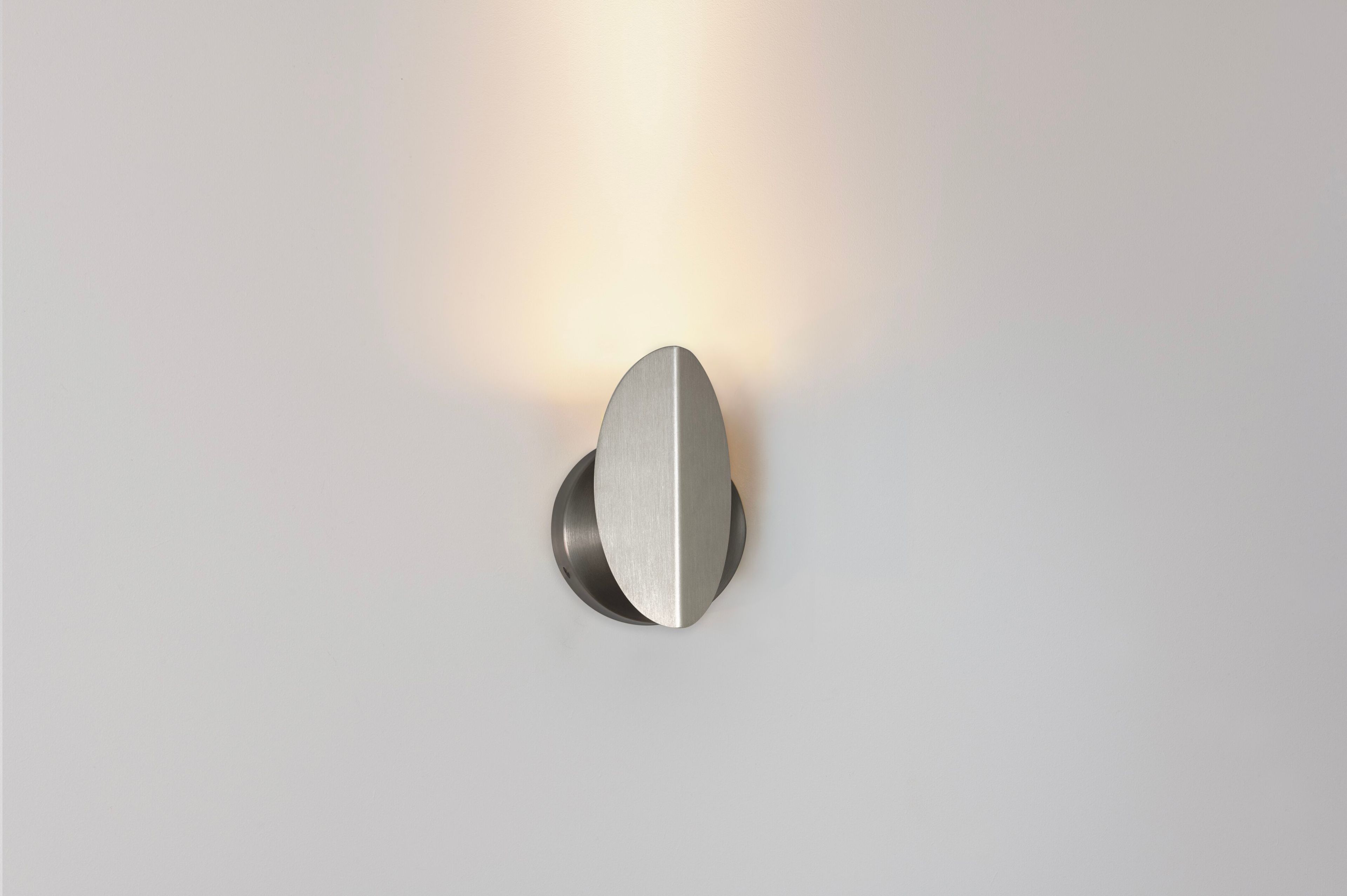 Латунный светодиодный настенный светильник CVL Luminaires Pirouette ARCH-00029238 - Вид №18