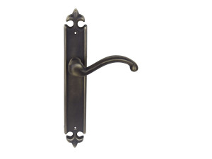 Бронзовая ручка на пластине