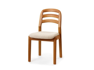 Деревянный стул