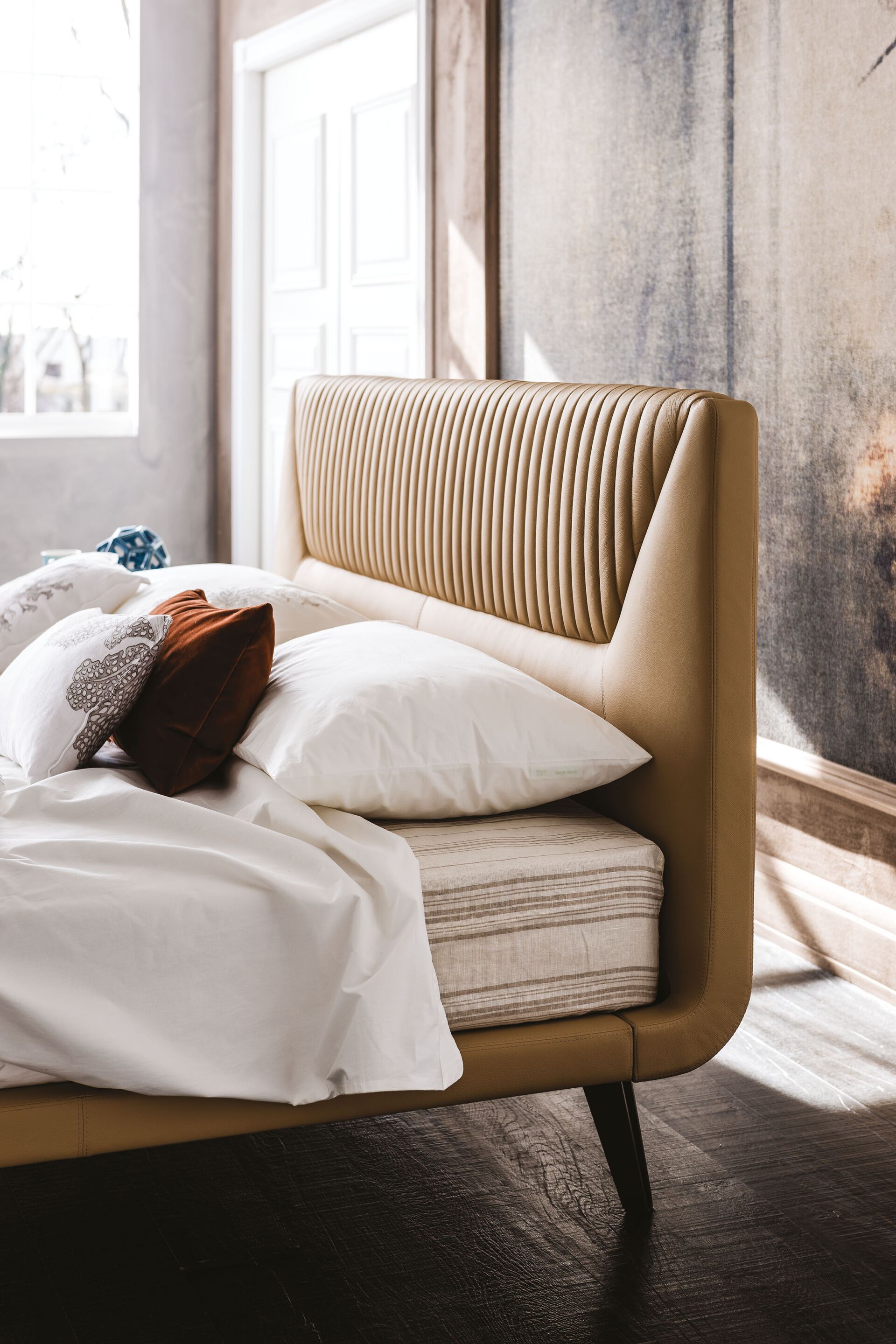 Двуспальная кровать с мягким изголовьем Cattelan italia AMADEUS ARCH-00110791 - Вид №2