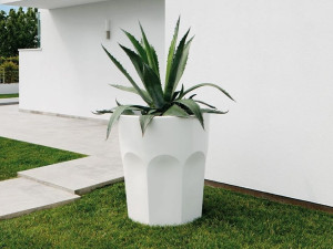 Полиэтиленовый садовый горшок