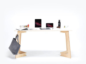 Прямоугольный рабочий стол с системой люверсов