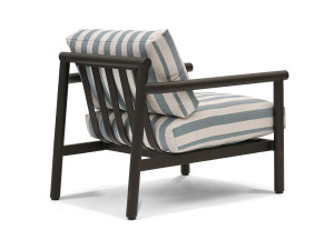 Кресло с подлокотниками