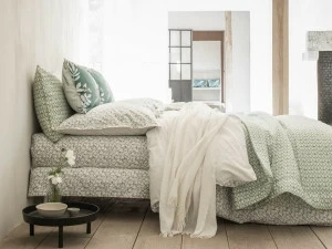 Alexandre Turpault Кровать из хлопка с рисунком и цветочными мотивами Feuilles d'ikat