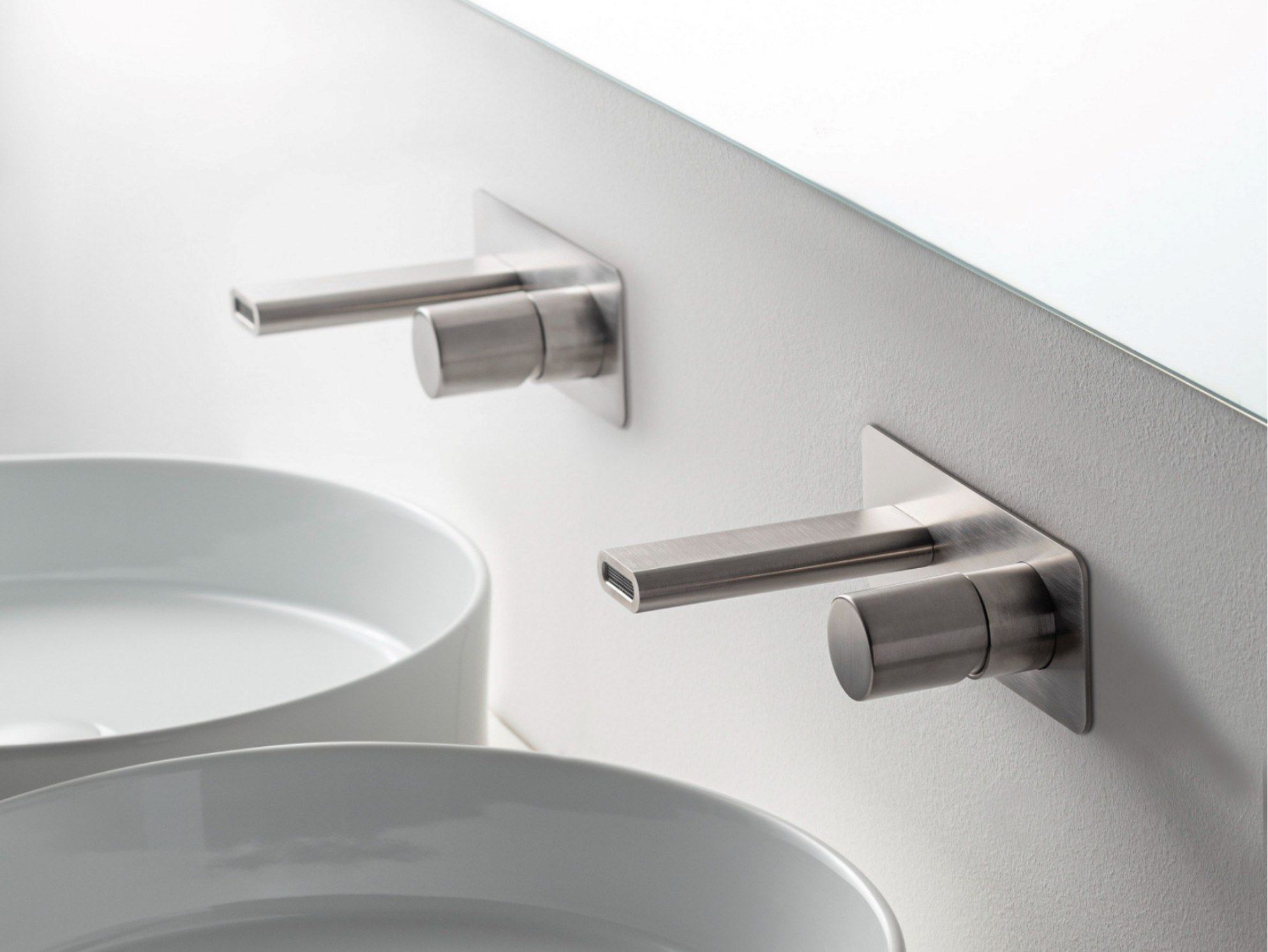 Настенный смеситель для раковины с пластиной Rubinetterie Treemme NANOtech ARCH-00094921 - Вид №1