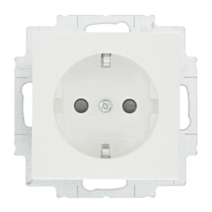 Розетка встраиваемая ABB Basic 55 с заземлением, со шторками, цвет белый 13607012 STLM-2162494