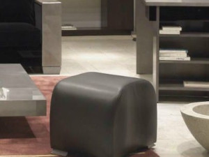 Кожаный пуф