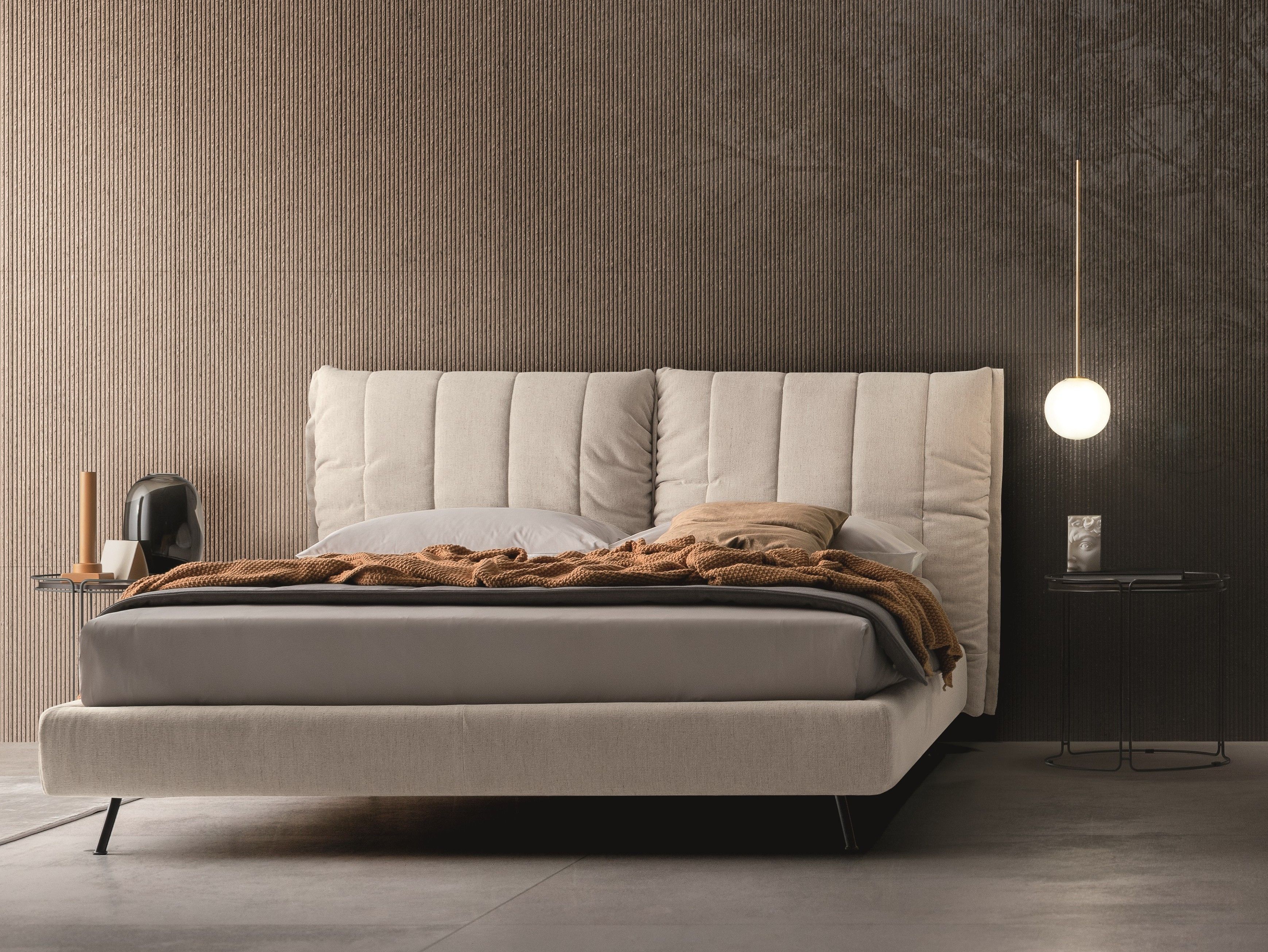 Тканевая кровать с высоким изголовьем Ditre Italia онлайн ARCH-00129091