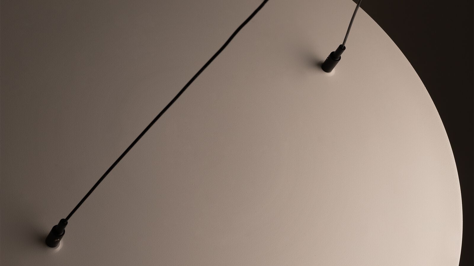 Алюминиевый светодиодный подвесной светильник Maytoni Атмосфера ARCH-00032945 - Вид №15