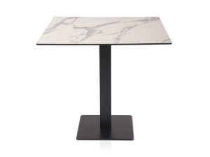 Квадратный стол