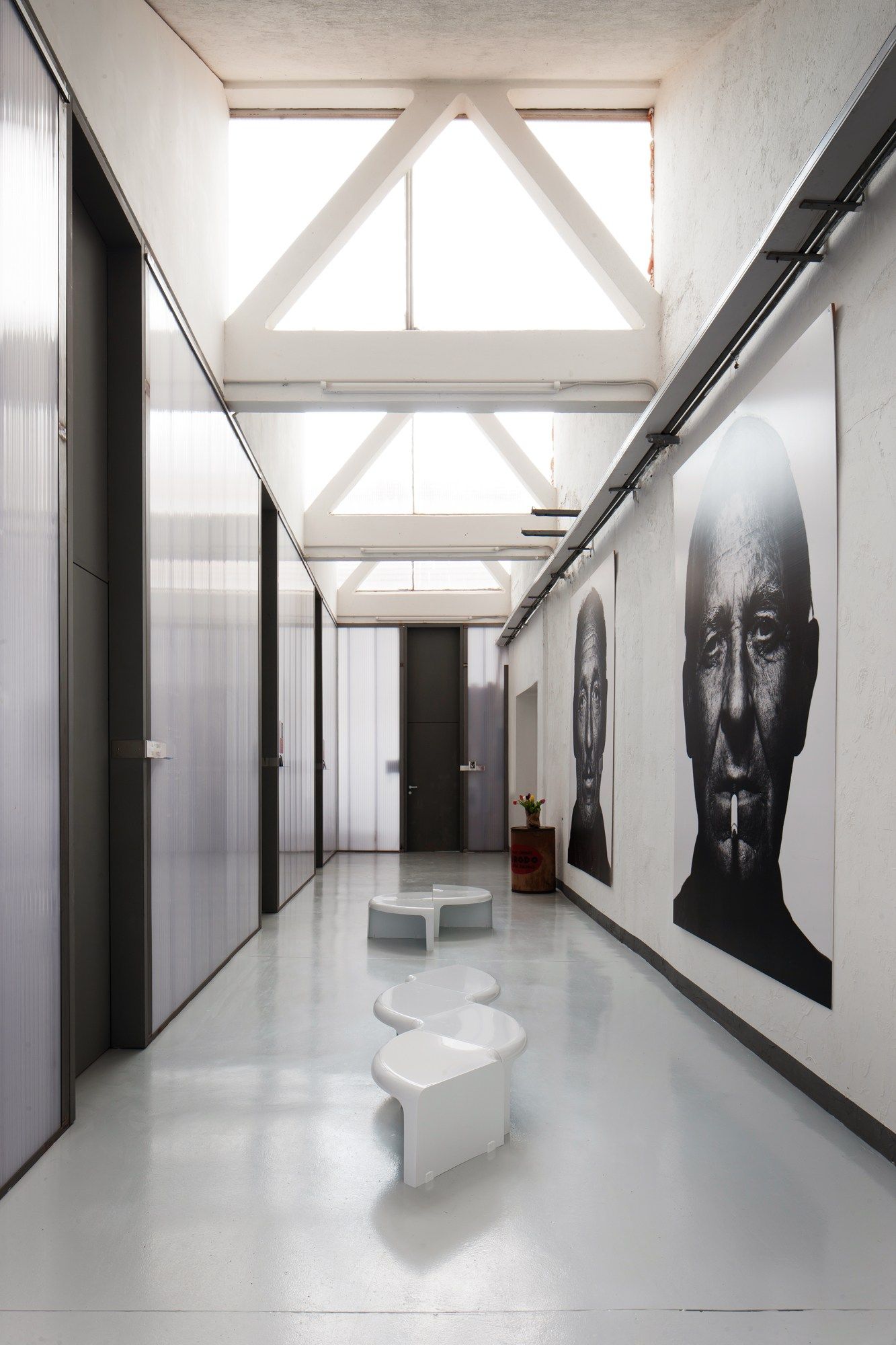 Журнальный столик из АБС-пластика B-LINE 4/4 ARCH-00026705 - Вид №3