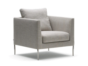 Тканевое кресло с подлокотниками