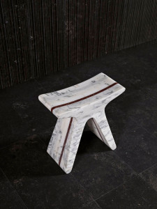 Мраморный низкий стул