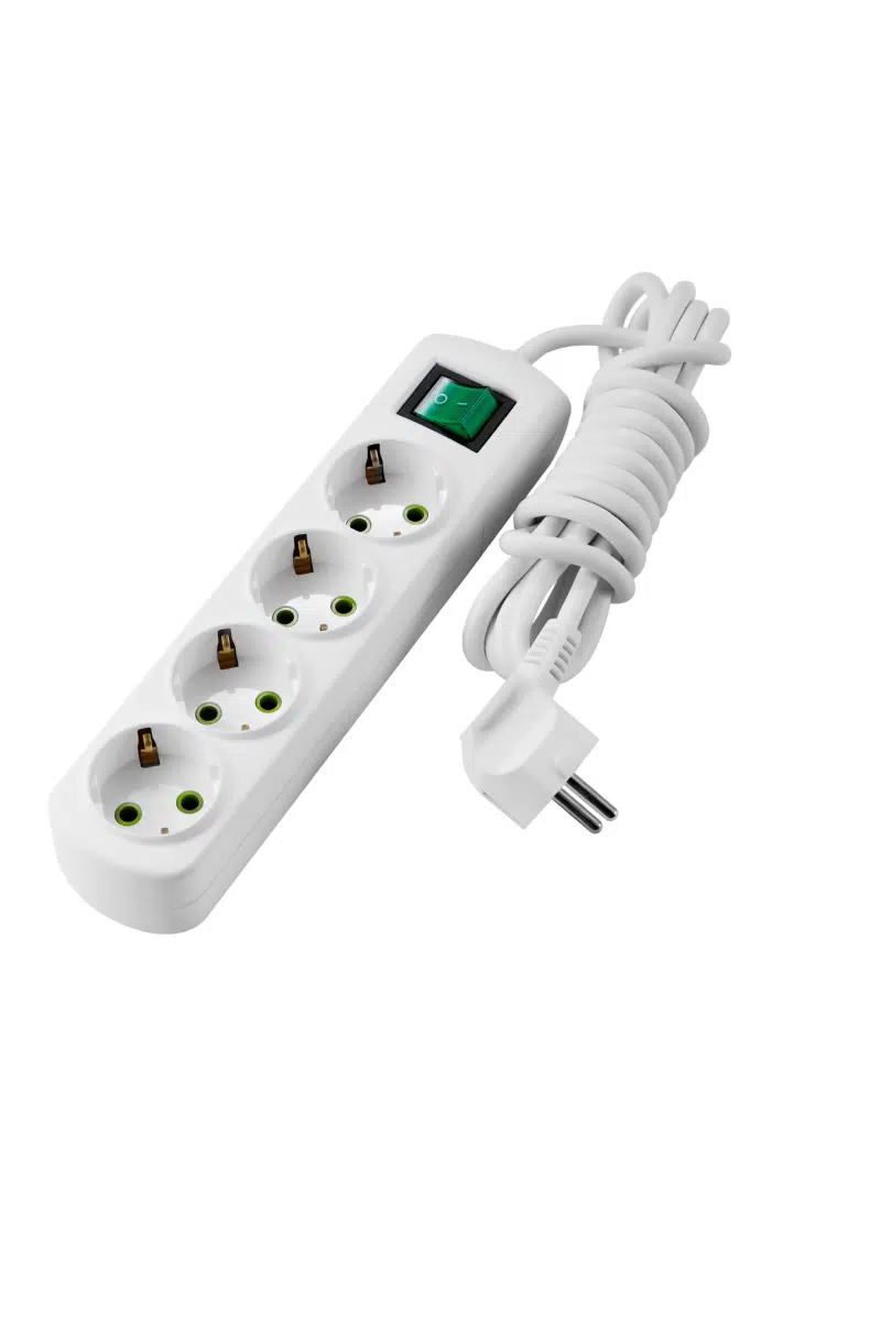 LETITIA Удлинитель с заземлением 4 входа, 3 метра с выключателем белый LEZARD 721-0403-402