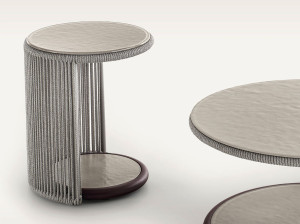 Высокий садовый стол из стекла и ткани