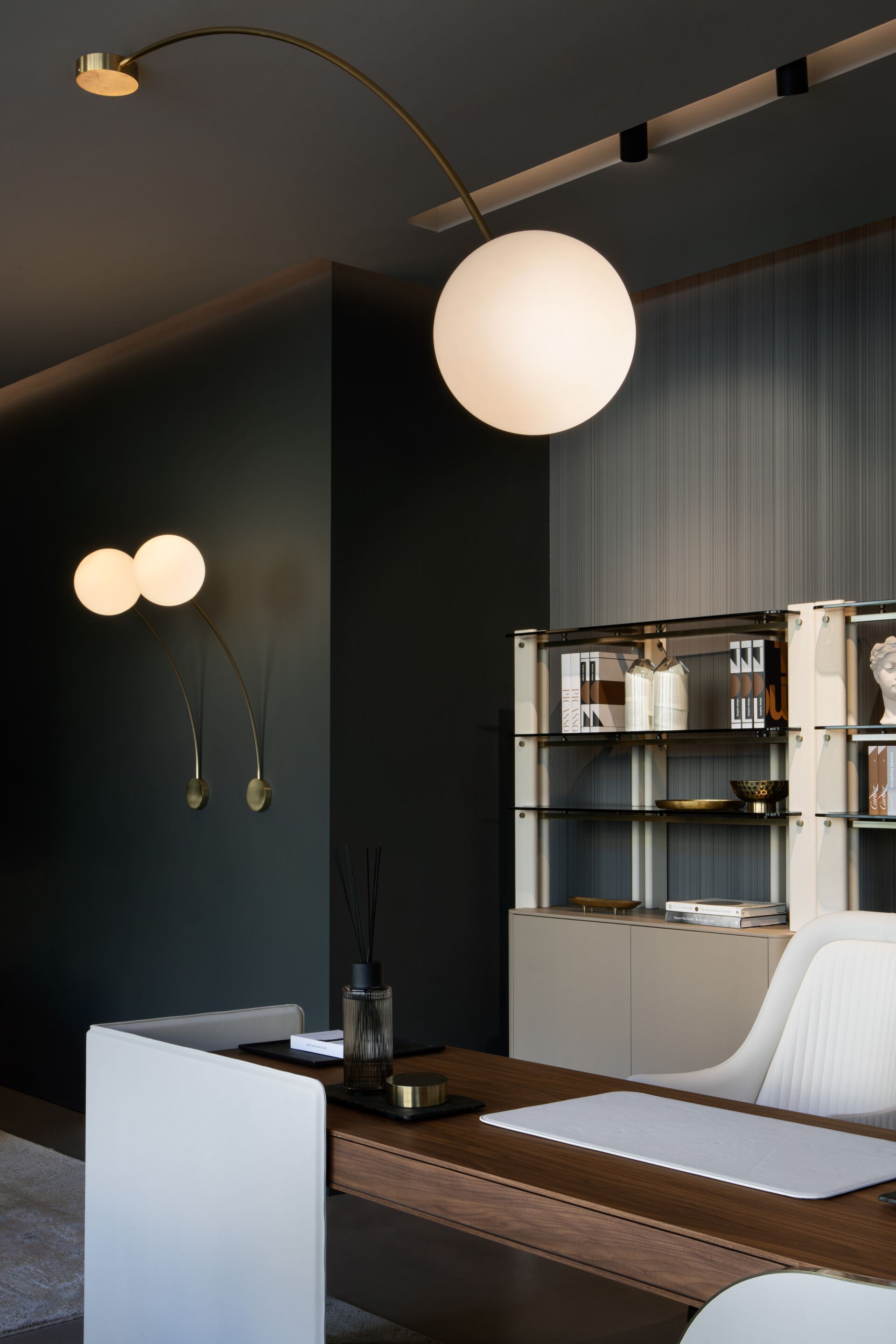 Деревянный двухсторонний книжный шкаф Capital Collection Diesis ARCH-00136378 - Вид №7