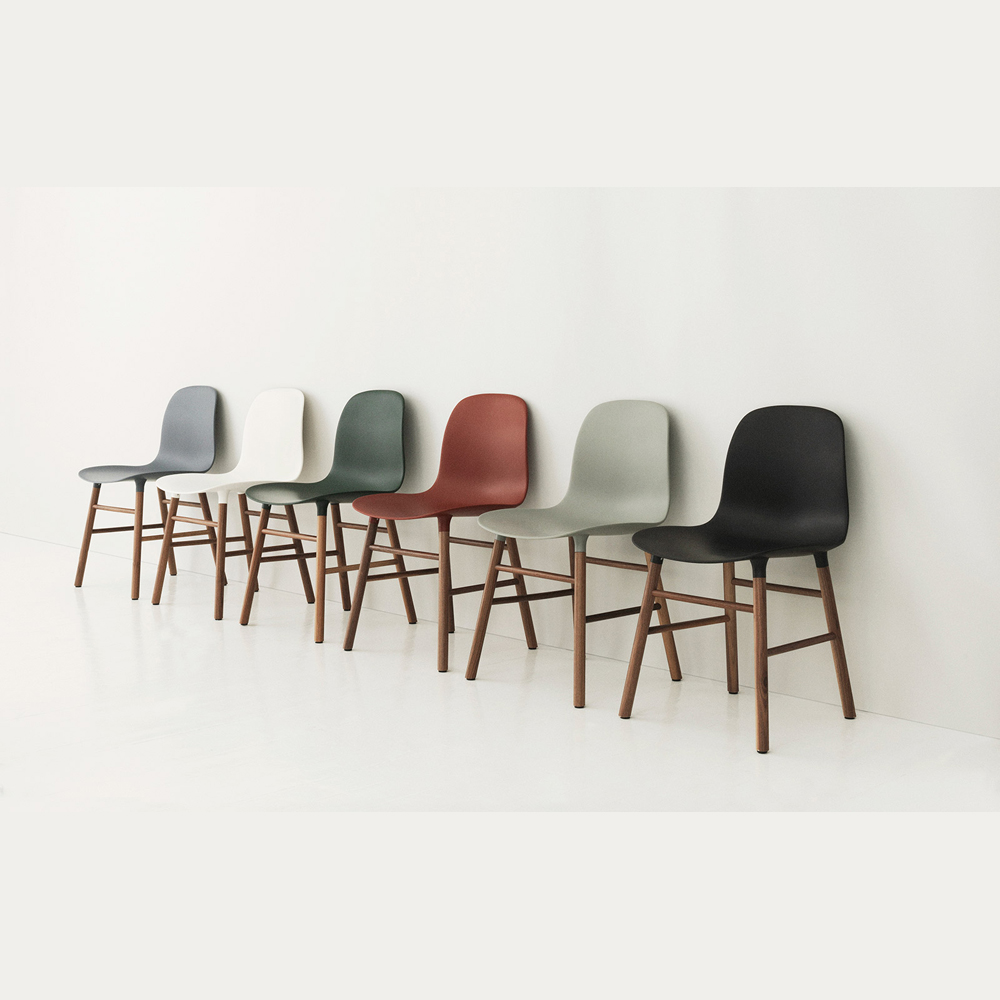 Стул без ручек Form с ножками из ореха 78х48х52 см, серый Normann Copenhagen 602823 - Вид №1