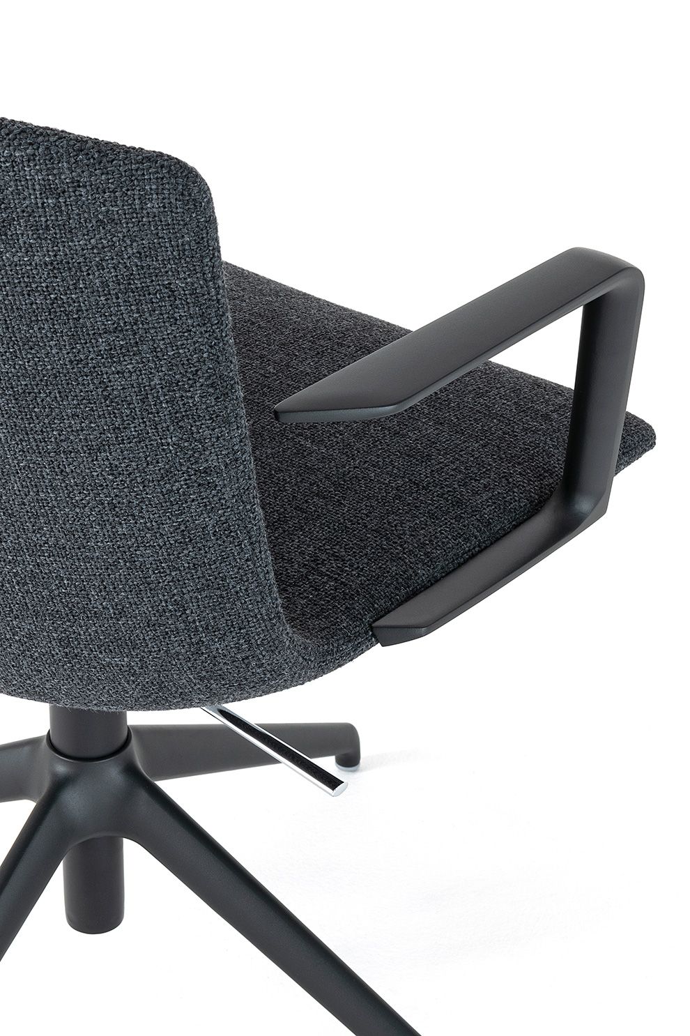 Поворотный операционный офисный стул с подлокотниками на насесте Desalto CALUM OFFICE TASK ARCH-00088676 - Вид №1