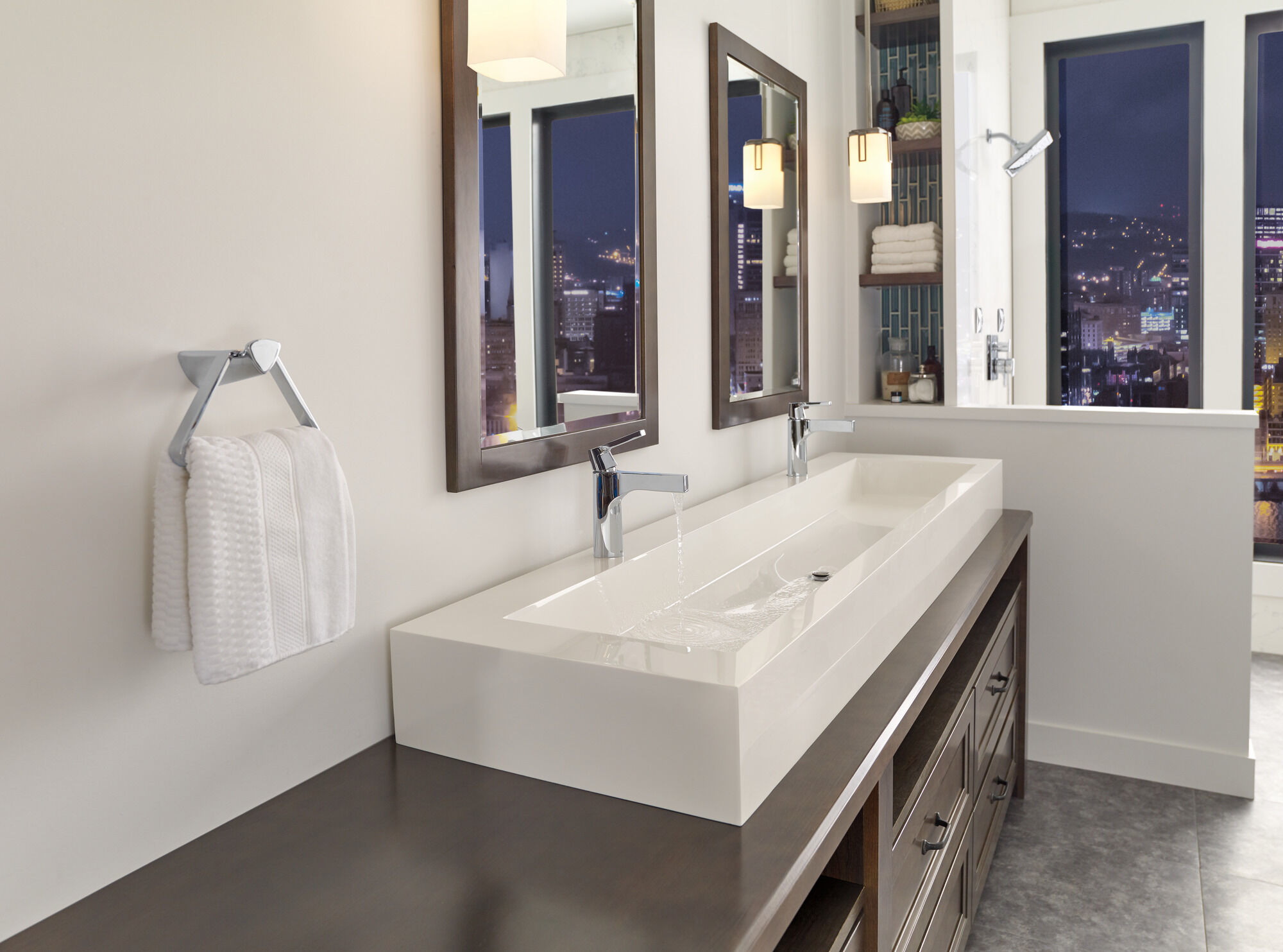 77446-BL Держатель для полотенец треугольной формы Delta Faucet Zura Матовый черный  - Вид №1