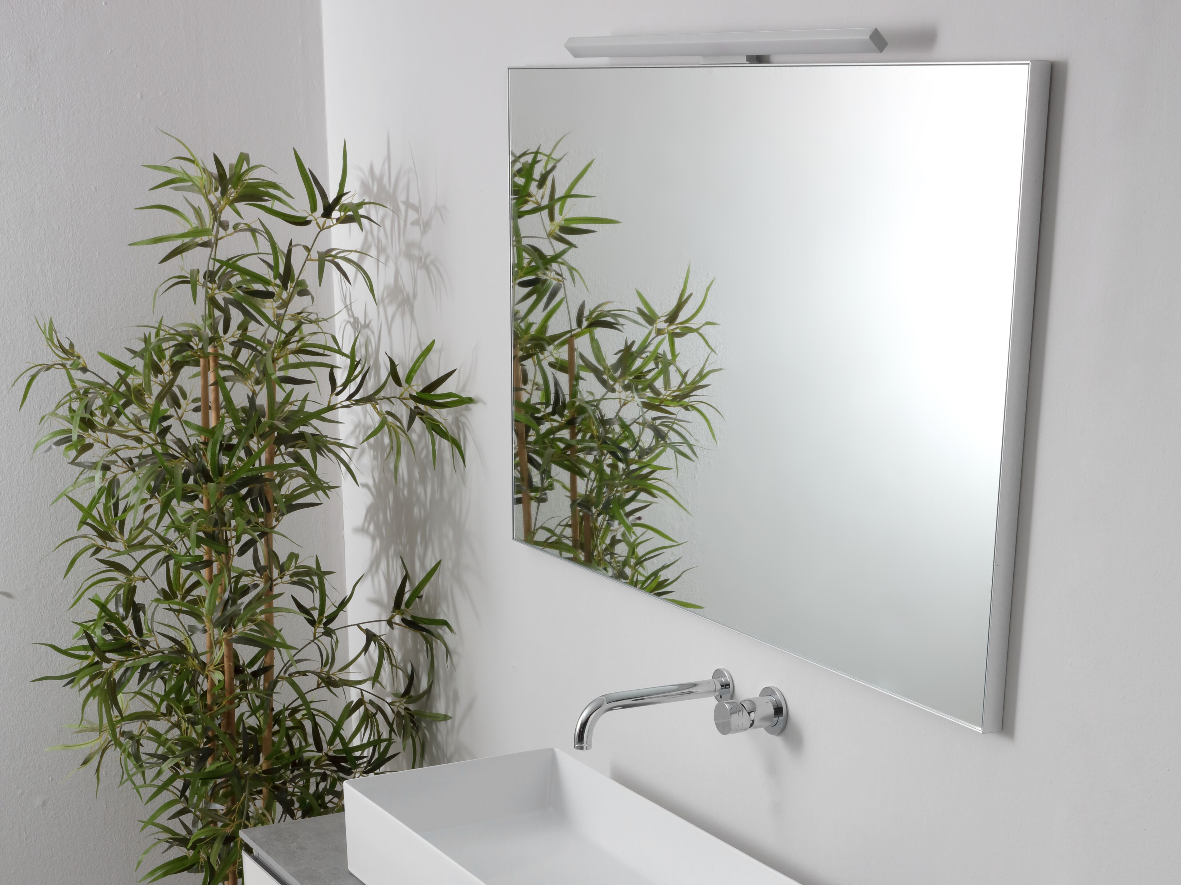 Прямоугольное настенное зеркало для ванной комнаты Olympia Ceramica Стенд ARCH-00125185 - Вид №1