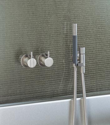 471 Смесители для ванны / душа vola 