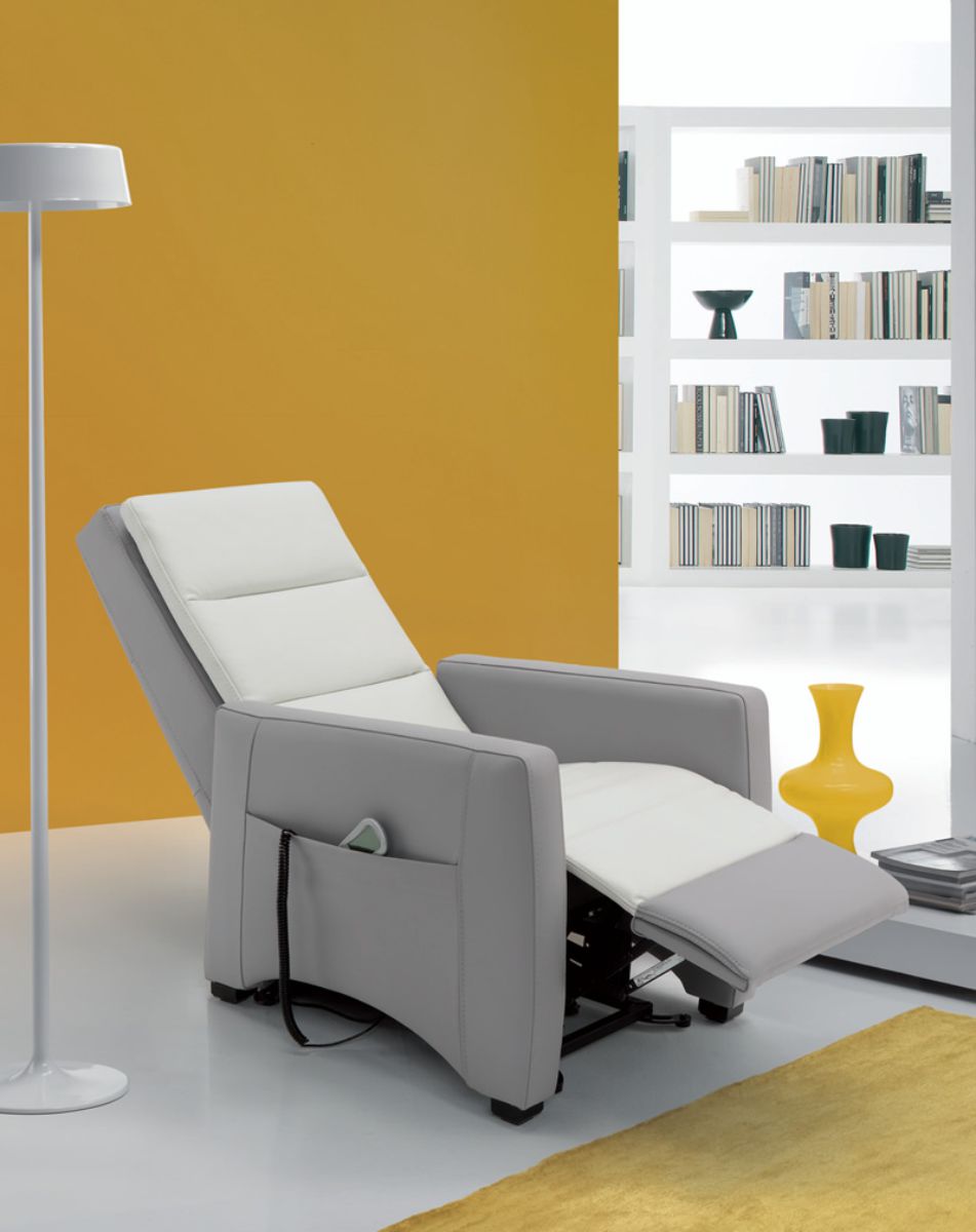 Массажно-Расслабляющие Кресло Lift 2 Motori Shiatsu Mf450 Spaziorelaxitalia  Dubai Dubai Lift 2 Motori Shiatsu Mf450 - Вид №2