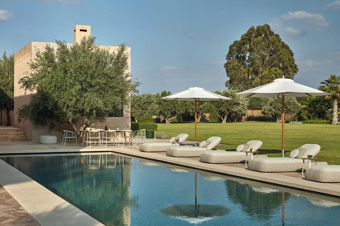 MNST983 Обеденный стол teak nero ⌀100см Manutti Torsa - Вид №30