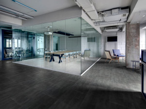 Ламинированный пол с цементным эффектом