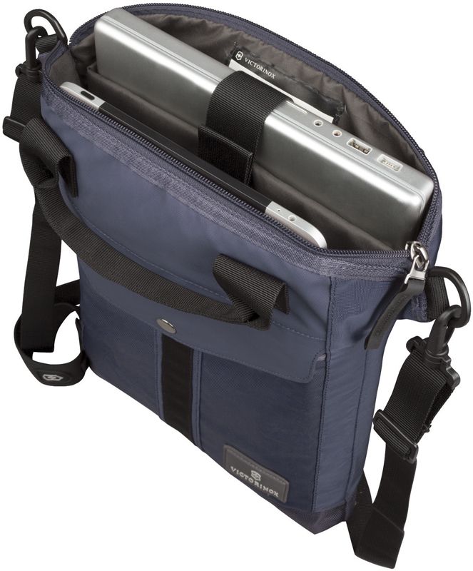 32389709 Сумка для ноутбука 323897 Slimline Vertical Laptop Tote 13 Victorinox Altmont 3.0  - Вид №1