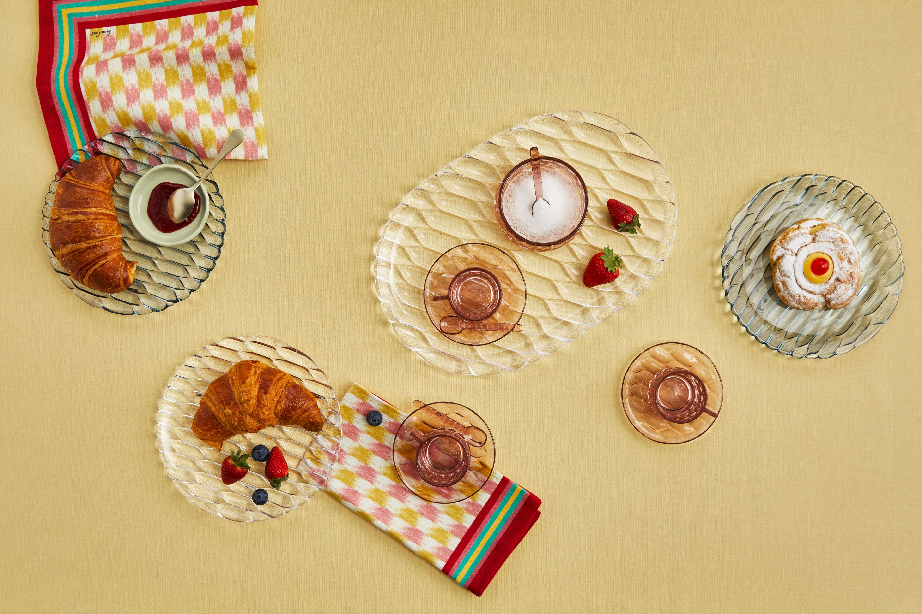 Набор кофейных чашек из инженерного пластика с блюдцем Kartell Jellies Family ARCH-00146181 - Вид №2