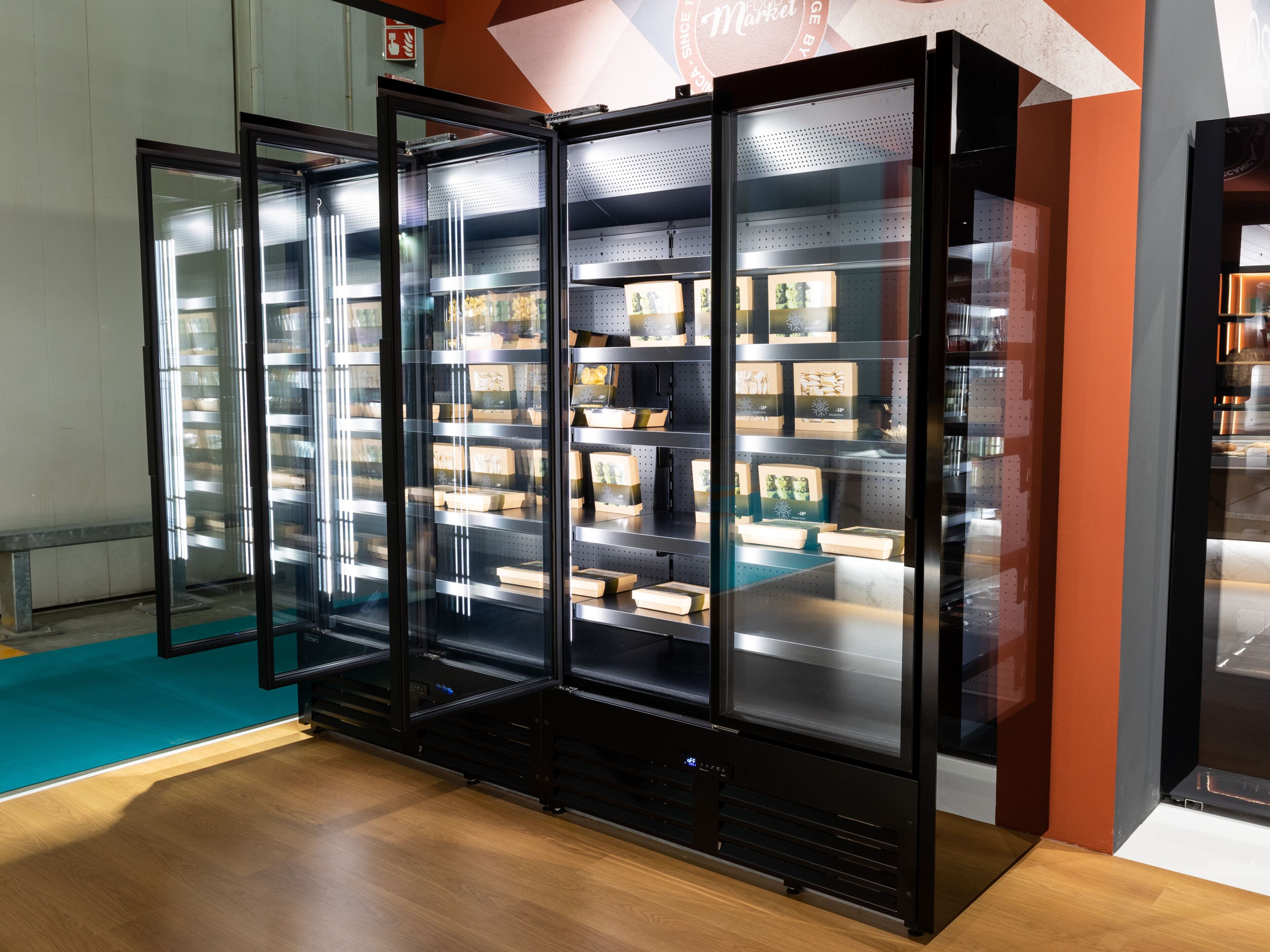 Вертикальная холодильная витрина для самообслуживания Frigomeccanica ARCH-00001490