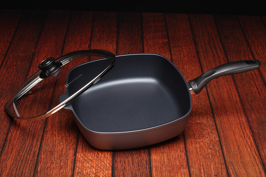 Сотейник индукционный Swiss Diamond со стеклянной крышкой, квадратный, 28х28 см XD66283IC - Вид №1