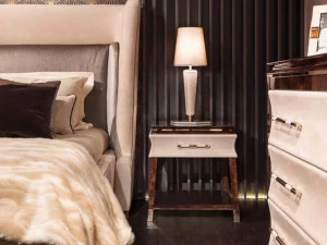 Turri Кожаная тумбочка для гостиниц Noir