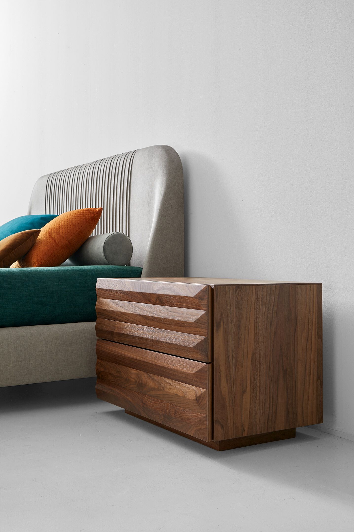 Тумбочка из грецкого ореха с ящиками Modesign Modi ARCH-00046862 - Вид №3