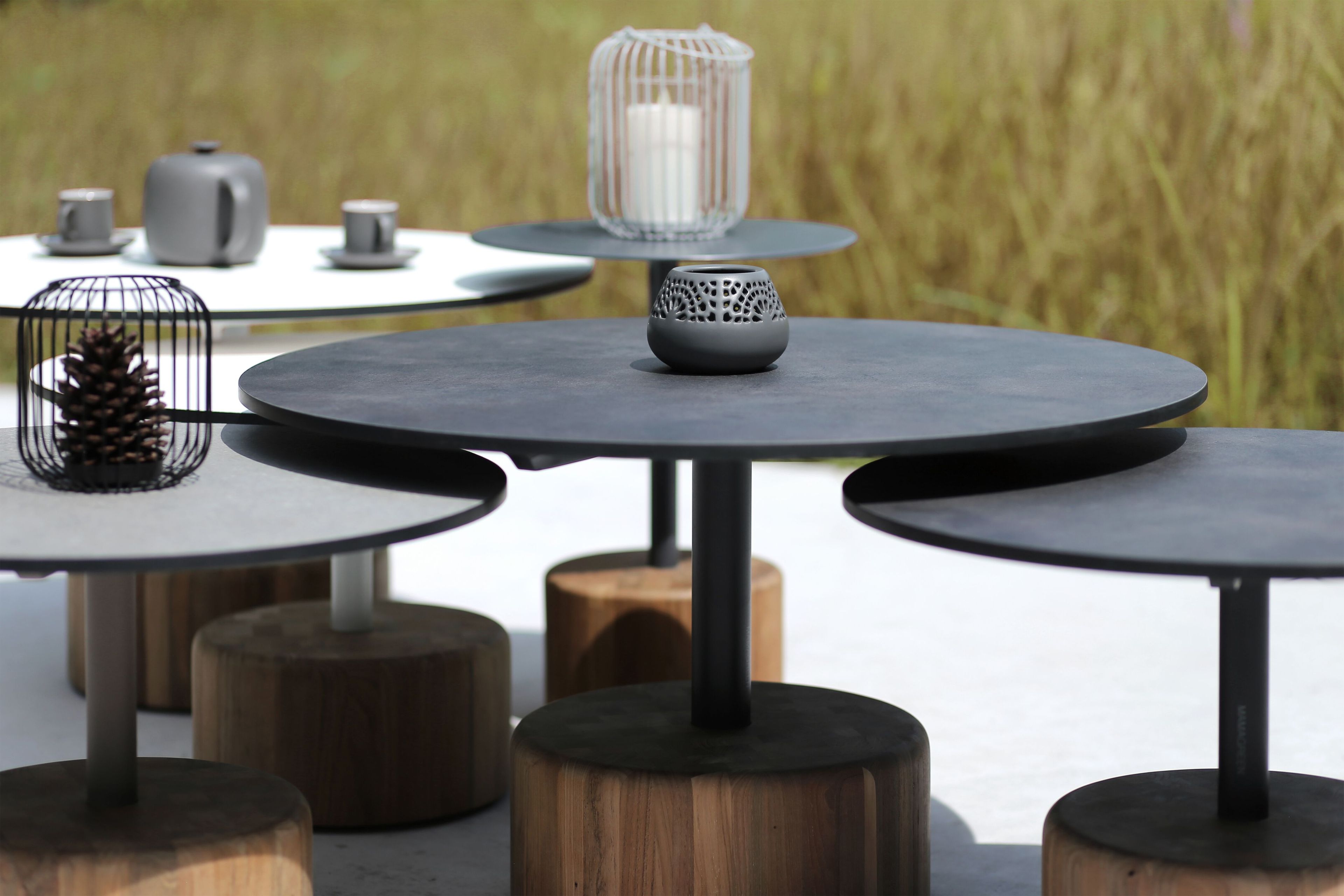 Круглый журнальный столик с верхней частью HPL и тиковым или каменным основанием MAMAGREEN Glyph ARCH-00086792 - Вид №16