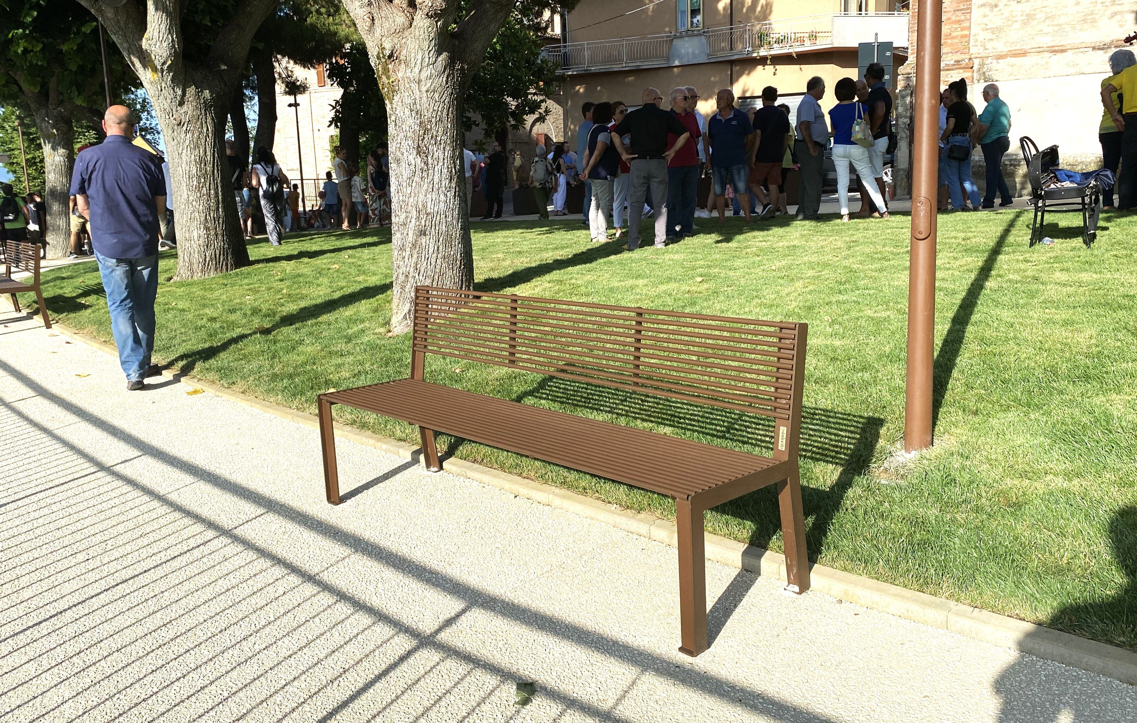 Стальная скамья со спинкой Studio Città парк ARCH-00042199 - Вид №1