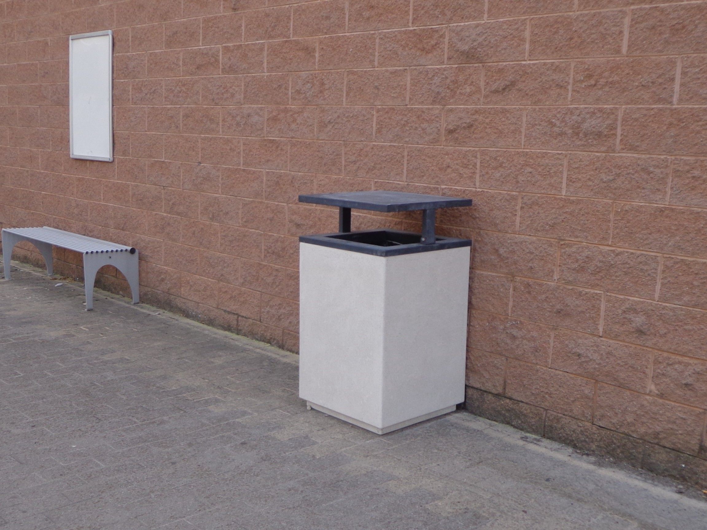 Наружные настенные стойки для мусора Viscio Urban Design SQUARE ARCH-00147313