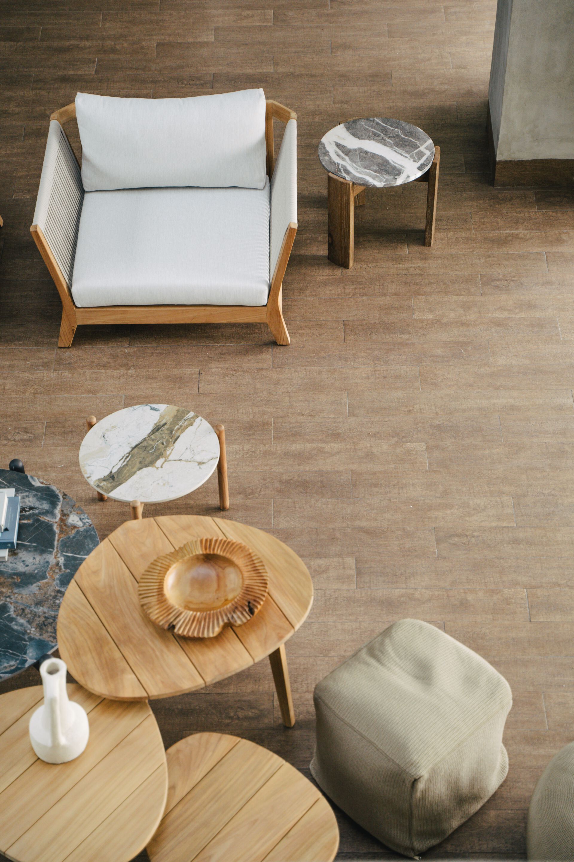 Высокий круглый стол из тикового дерева с мраморной столешницей cbdesign стела ARCH-00089225 - Вид №7