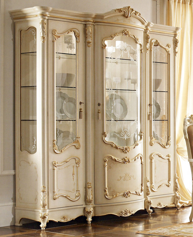 Витрина ROYAL AGM (ALBERTO E MARIO GHEZZANI) AZ.624