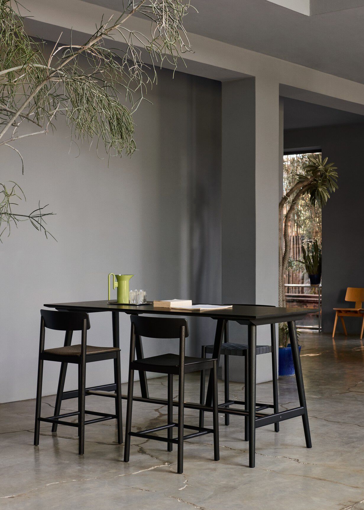 Твердый деревянный кухонный стул с подставкой для ног &Tradition Betty ARCH-00102463 - Вид №3