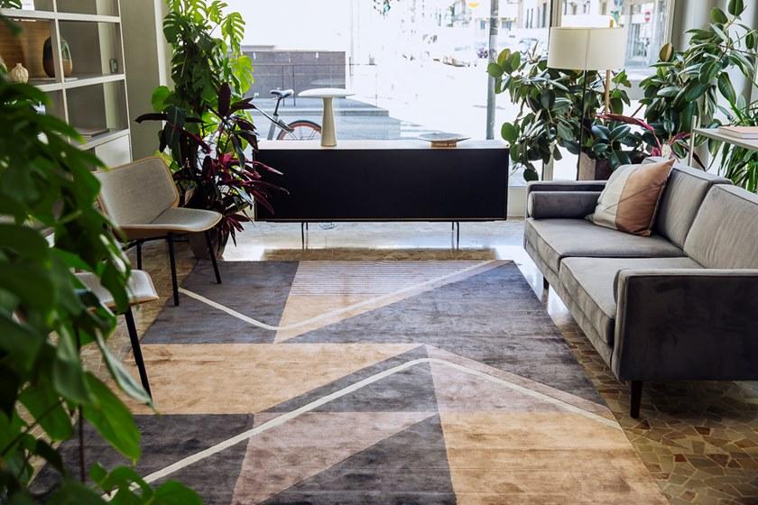 Arte di tappeti Прямоугольный коврик ручной работы с геометрическими мотивами Dafè G259 - Вид №1