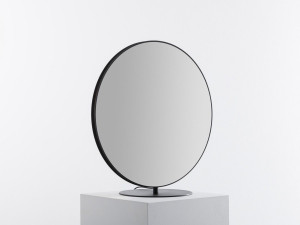 Двухстороннее напольное зеркало со встроенным освещением