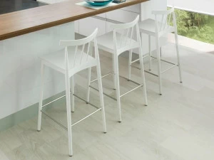 GAMADECOR Высокий табурет из фанерованной древесины со спинкой и подставкой для ног Tao