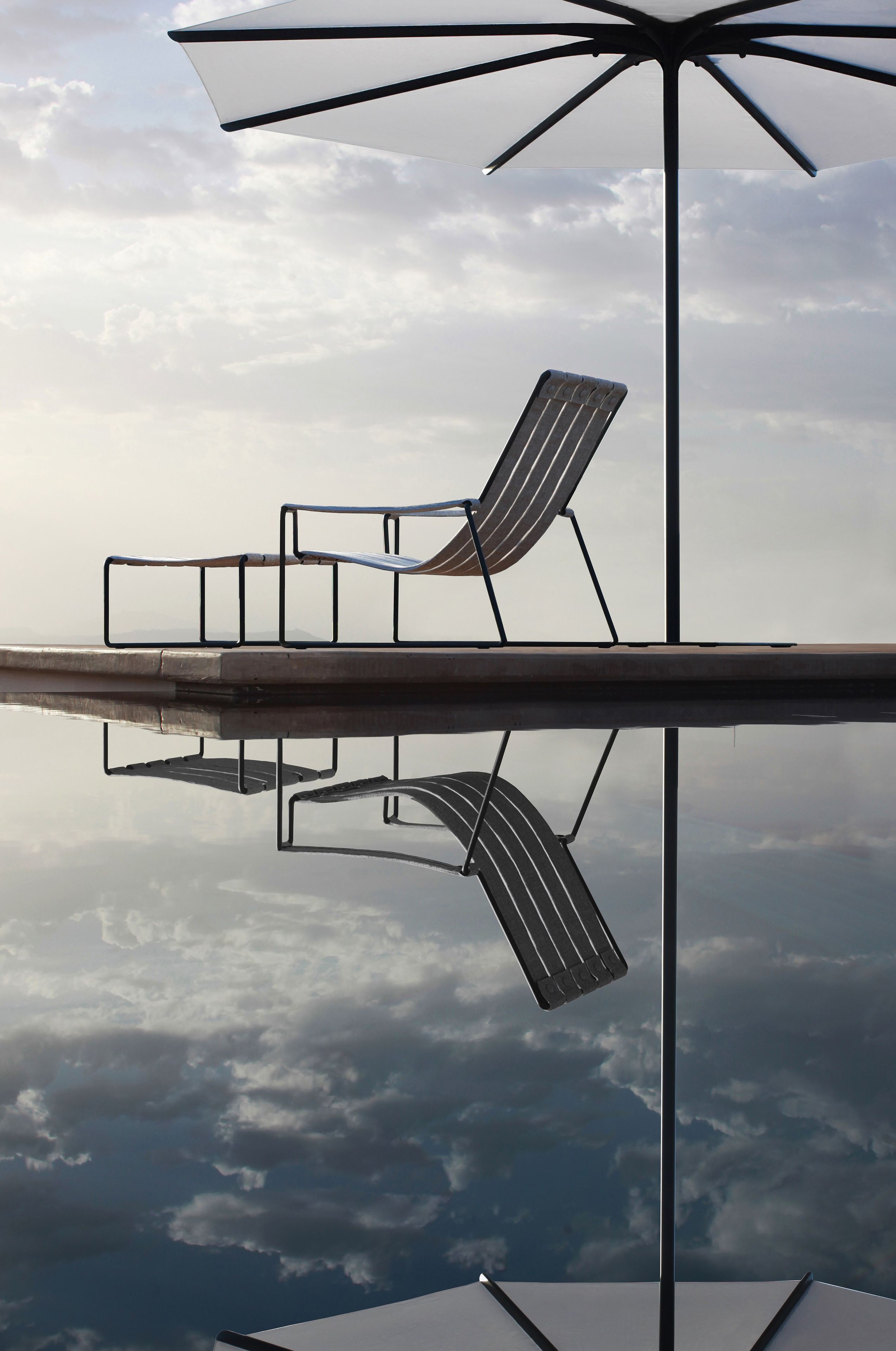 Штабелируемое садовое кресло из искусственной кожи с подголовником Royal Botania Strappy ARCH-00133820 - Вид №2