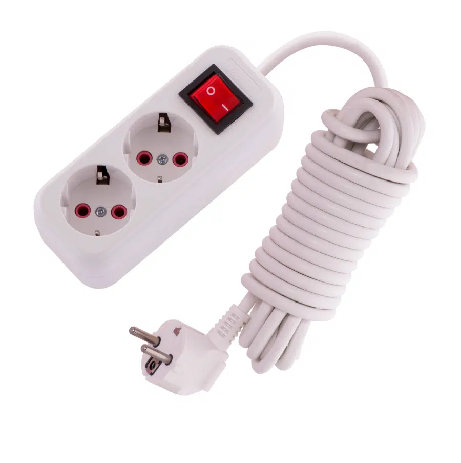 LILA Удлинитель с заземлением 2 входа 5 метров с выключателем белый LEZARD 720-0205-202