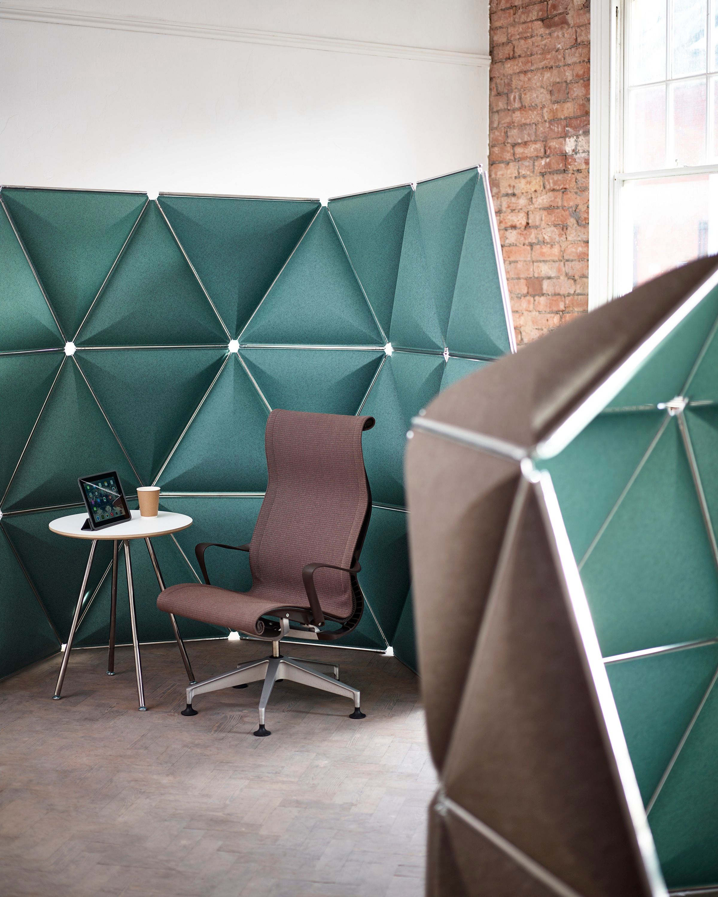 Сетчатое вращающееся офисное кресло с подлокотниками Herman Miller Setu ARCH-00041036 - Вид №13