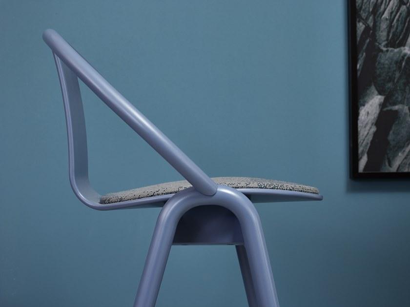 TON Штабелируемый стул с подлокотниками со встроенной подушкой Again 313 005 - Вид №2